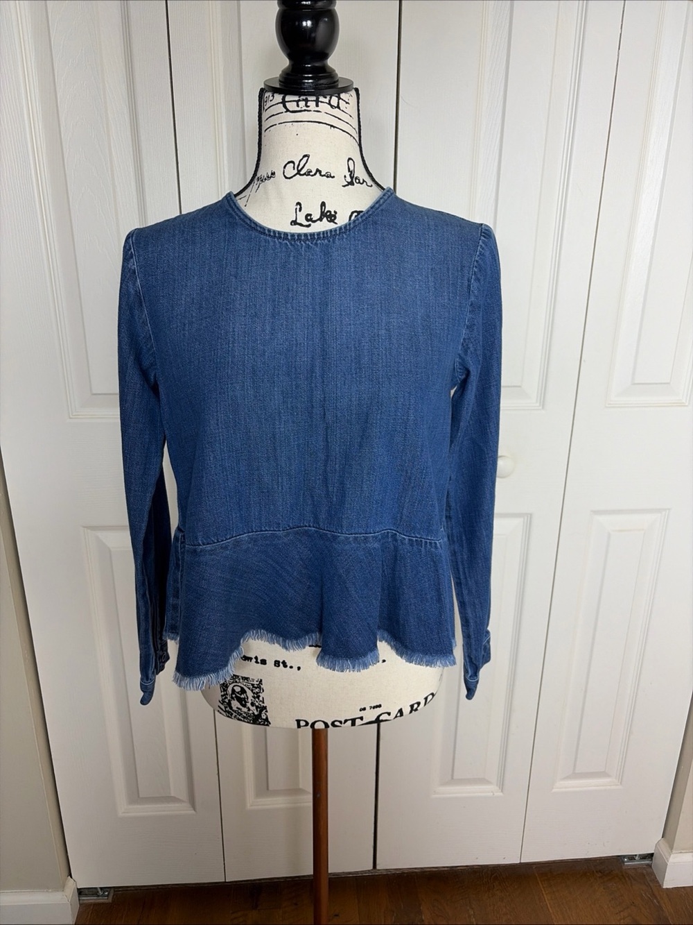 Cloth & Stone Medium Wash Chambray Long Sleeve Shirt Tencel Lyocell Size XS